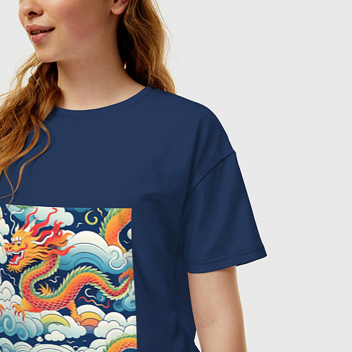 Женская футболка оверсайз Китайский дракон на цветном фоне / Тёмно-синий – фото 3