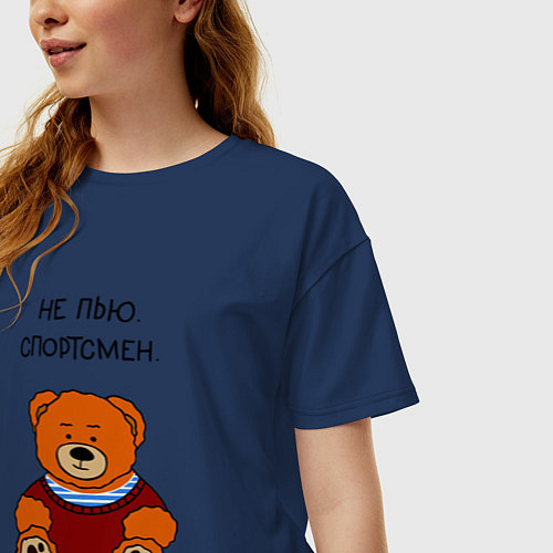 Женская футболка оверсайз Мишка в тельняшке спортсмен / Тёмно-синий – фото 3