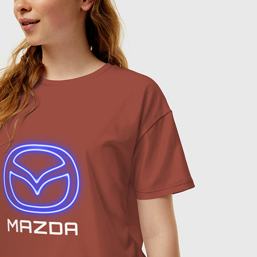 Женская футболка оверсайз Mazda neon / Кирпичный – фото 3