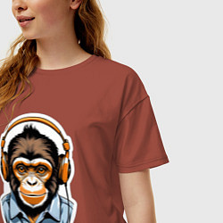 Футболка оверсайз женская Портрет обезьяны в наушниках, цвет: кирпичный — фото 2