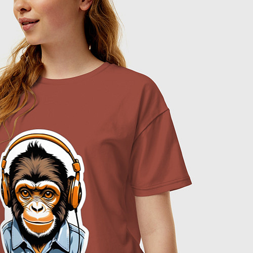 Женская футболка оверсайз Портрет обезьяны в наушниках / Кирпичный – фото 3