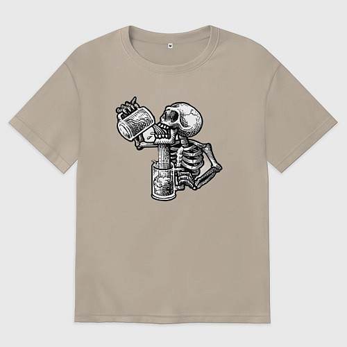 Женская футболка оверсайз Скелет пьет алкоголь / Миндальный – фото 1