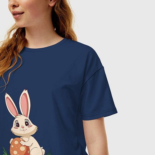Женская футболка оверсайз Пасхальный кролик и пасхальное яйцо / Тёмно-синий – фото 3
