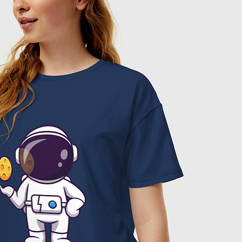 Женская футболка оверсайз Космонавт и планета / Тёмно-синий – фото 3