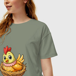 Футболка оверсайз женская Курица в гнезде, цвет: авокадо — фото 2