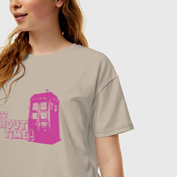 Футболка оверсайз женская Тардис - самое время, цвет: миндальный — фото 2