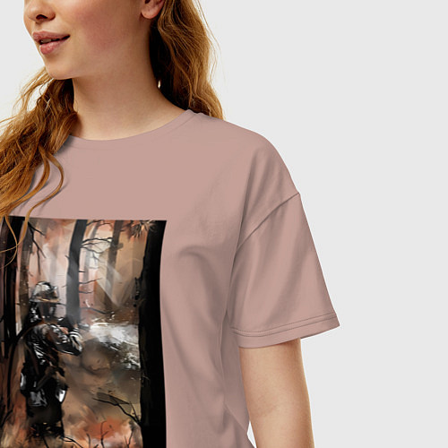 Женская футболка оверсайз Пожарный тушит лес / Пыльно-розовый – фото 3