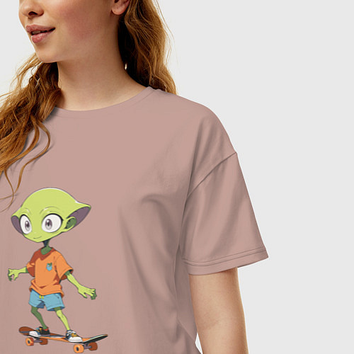 Женская футболка оверсайз Инопланетянин на скейте / Пыльно-розовый – фото 3