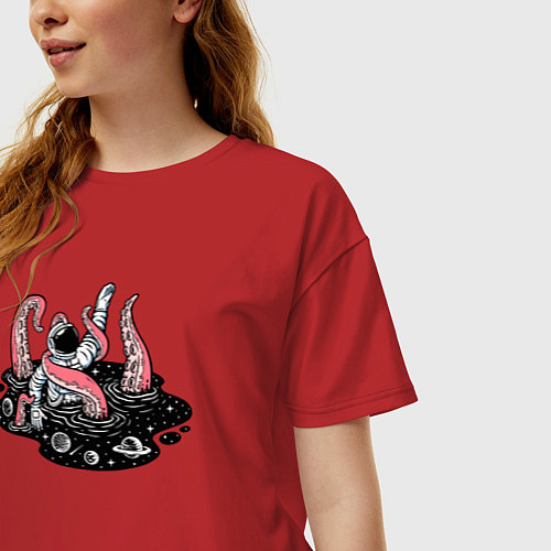 Женская футболка оверсайз Схватка с космическим осьминогом / Красный – фото 3