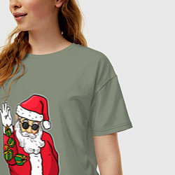 Футболка оверсайз женская Дед мороз сыплет подарками, цвет: авокадо — фото 2
