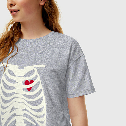 Женская футболка оверсайз Сердце в скелете / Меланж – фото 3