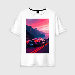 Женская футболка оверсайз Суперкар едет около океана