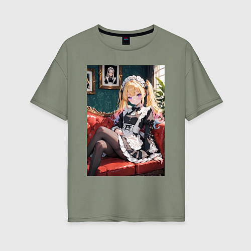 Женская футболка оверсайз Лоли-горничная сидит в кресле / Авокадо – фото 1