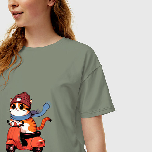 Женская футболка оверсайз Кот в шапке на скутере / Авокадо – фото 3