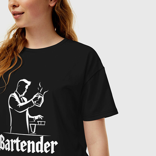 Женская футболка оверсайз Бармен готовит коктейль / Черный – фото 3
