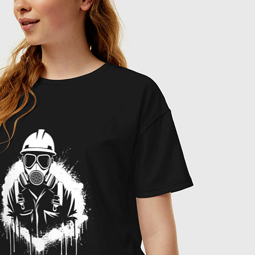 Женская футболка оверсайз Нефтяник в белой краской / Черный – фото 3