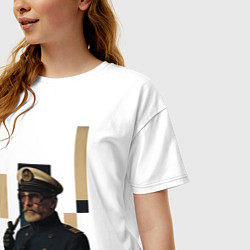 Футболка оверсайз женская Мужчина капитан с трубкой поп-арт ретро 1970-е, цвет: белый — фото 2