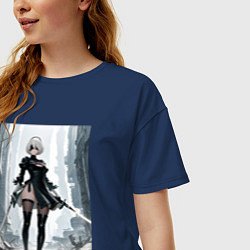 Футболка оверсайз женская Девушка-андроид с катанами посреди руин, цвет: тёмно-синий — фото 2