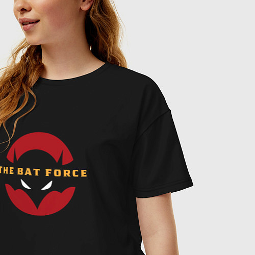 Женская футболка оверсайз The bat force / Черный – фото 3