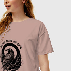 Футболка оверсайз женская Готическая ворона сидит на ветке, цвет: пыльно-розовый — фото 2