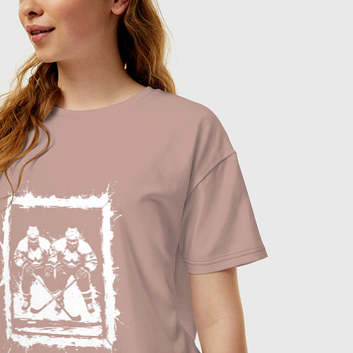 Женская футболка оверсайз Дуэль на льду / Пыльно-розовый – фото 3