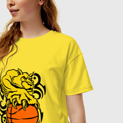 Футболка оверсайз женская Тигр с мячом, цвет: желтый — фото 2