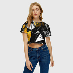 Футболка 3D укороченная женская Жёлто-белые рельефные треугольники на чёрном фоне, цвет: 3D-принт — фото 2