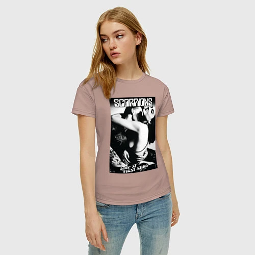 Женская футболка Scorpions / Пыльно-розовый – фото 3