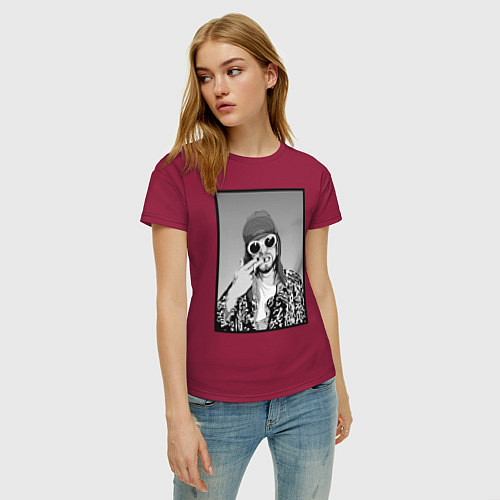 Женская футболка Курт Кобейн Nirvana ЧБ / Маджента – фото 3
