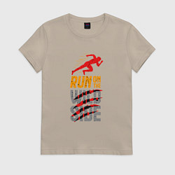 Футболка хлопковая женская Run on the Wild Side, цвет: миндальный