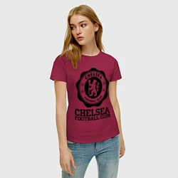 Футболка хлопковая женская Chelsea FC: Emblem, цвет: маджента — фото 2