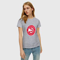 Футболка хлопковая женская Атланта Хокс логотип, цвет: меланж — фото 2