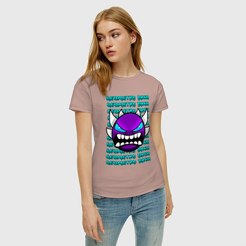 Женская футболка GEOMETRY DASH ФИОЛЕТОВЫЙ ДЕМОН ГЕОМЕТРИЯ / Пыльно-розовый – фото 3