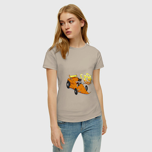 Женская футболка Заяц на морквобиле / Миндальный – фото 3