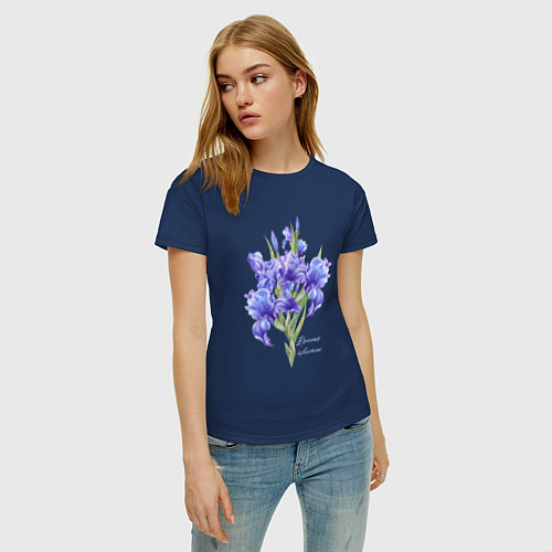 Женская футболка Фиолетовые ирисы / Тёмно-синий – фото 3