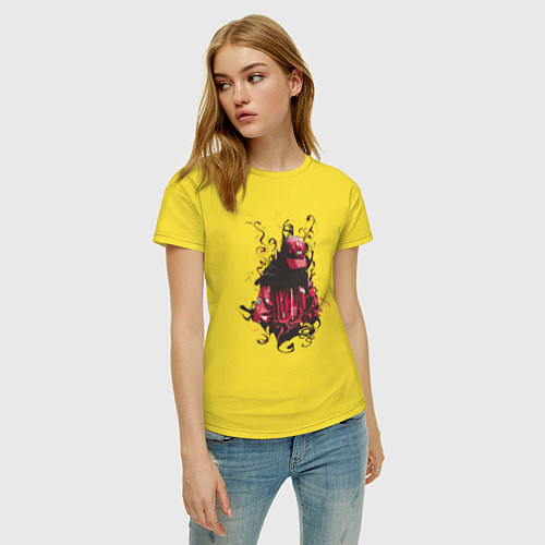 Женская футболка Странный человек в дыму / Желтый – фото 3