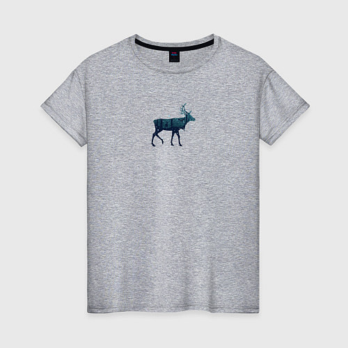 Женская футболка Зимний лес в силуэте прогуливающегося оленя / Меланж – фото 1