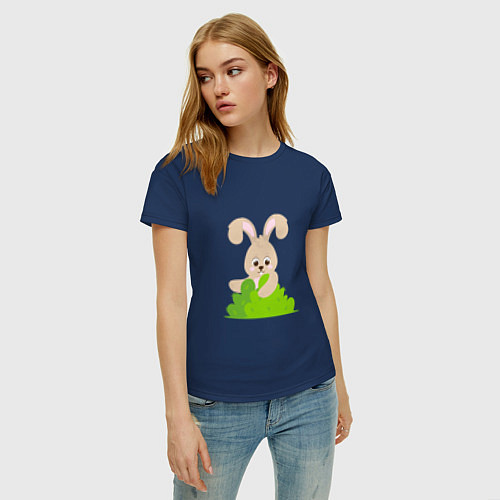 Женская футболка Кролик в лесу / Тёмно-синий – фото 3