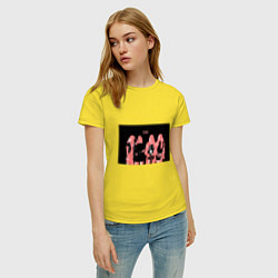 Футболка хлопковая женская Группа BLACKPINK в ярко-розовых тонах, цвет: желтый — фото 2