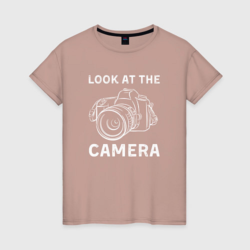 Женская футболка Смотри в камеру / Пыльно-розовый – фото 1