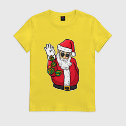 Женская футболка Дед мороз сыплет подарками