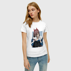 Футболка хлопковая женская Человек-бензопила Пауэр и кошка, цвет: белый — фото 2