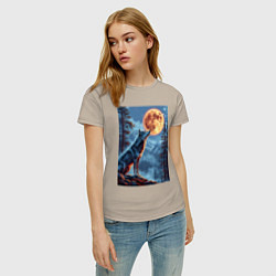 Футболка хлопковая женская Волк и луна, цвет: миндальный — фото 2