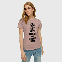 Футболка хлопковая женская Keep Calm & Drive VW, цвет: пыльно-розовый — фото 2