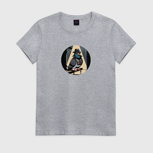 Женская футболка Голубь шпион в шляпе со старым фотоаппаратом / Меланж – фото 1