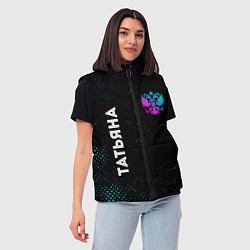 Женский жилет Татьяна и неоновый герб России вертикально, цвет: 3D-черный — фото 2