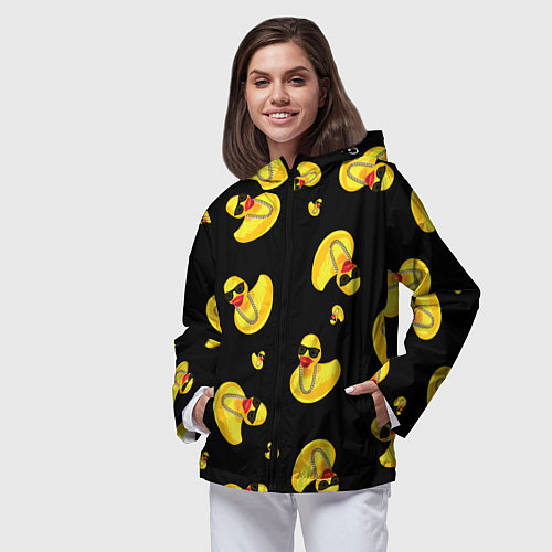 Женская ветровка Жёлтая уточка в в темных очках и цепочке на черном / 3D-Черный – фото 3