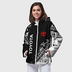 Ветровка с капюшоном женская Тойота: следы от шин, цвет: 3D-белый — фото 2