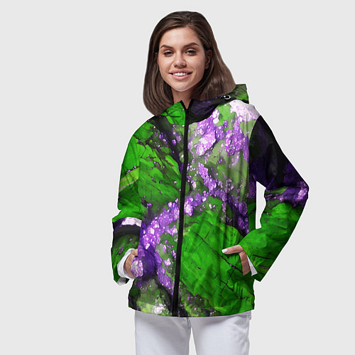 Женская ветровка Фиолетовый минерал в зелёном камне / 3D-Черный – фото 3
